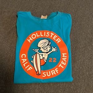 Boys blue Hollister tshirt with logo. Size medium